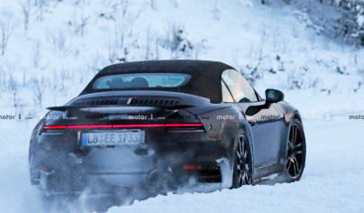 2020年保時捷911 Turbo S Cabrio通過雪橇滑動