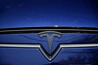 Model 3的“需求較弱”并且本季度初在中國和歐洲面臨交付挑戰(zhàn)