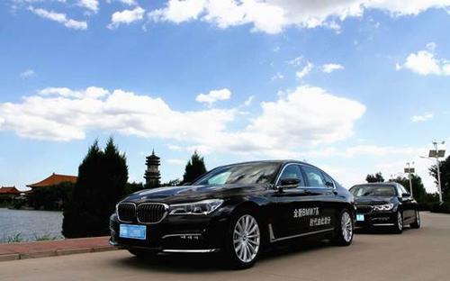 勞斯萊斯在上一代BMW7系轎車(chē)F01衍生的平臺(tái)上構(gòu)建了Ghost