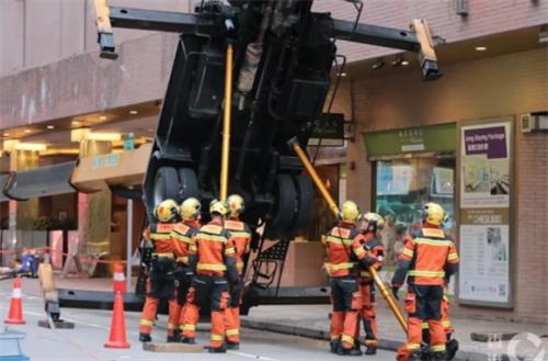 香港電影拍攝現(xiàn)場意外：升降臺倒塌導致8人受傷