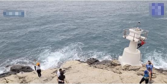 香港鴨脷洲旅游意外：海浪卷走女子，悲劇發(fā)生在危險之地