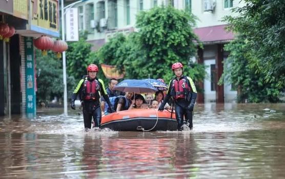 四川省多地暴雨襲擊，組織大規(guī)模避險(xiǎn)轉(zhuǎn)移行動(dòng)