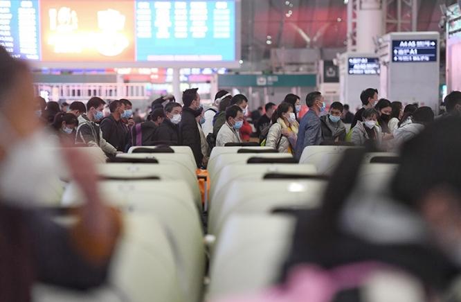 國(guó)鐵暑期暑運(yùn)啟動(dòng)，加開臨時(shí)列車滿足旅客需求