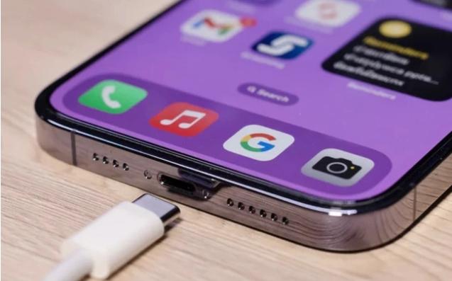 蘋(píng)果 iPhone 15 系列或?qū)⑴鋫淙?USB-C 數(shù)據(jù)線與 MagSafe 充電器